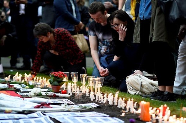 Omar Mateen Tertawa...