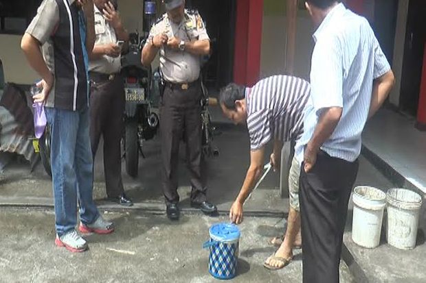 Mayat Bayi dalam Termos...
