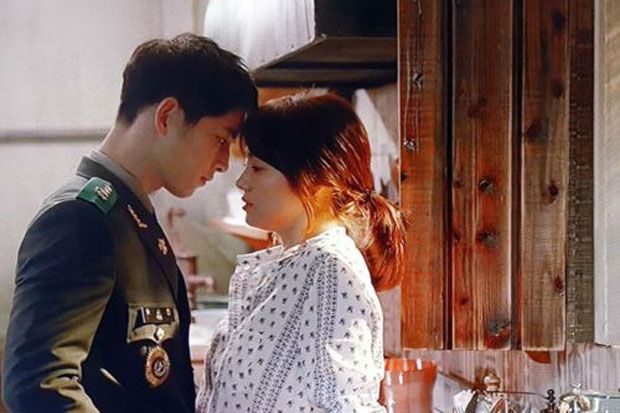 Adegan Ciuman Song Joong...