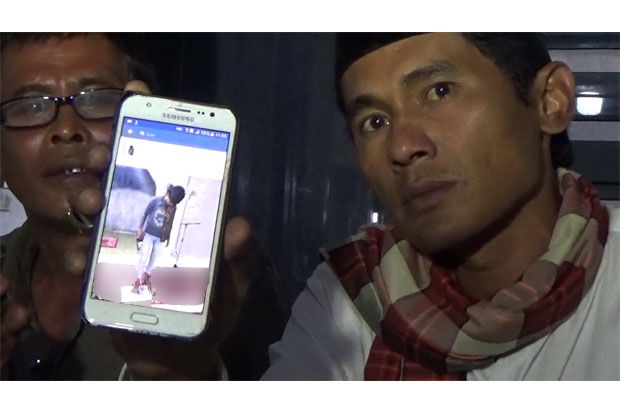 Memposting Foto Injak...