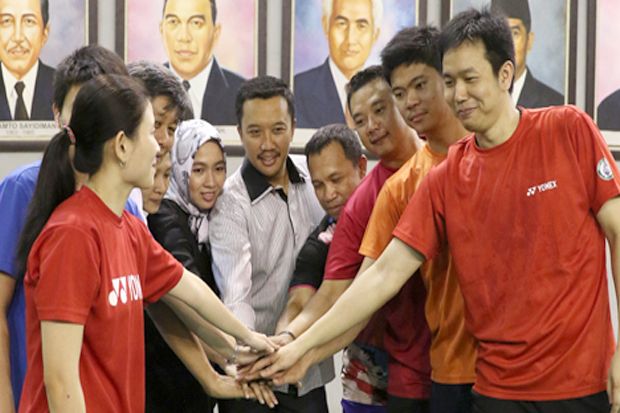 Menpora Tinjau Persiapan...
