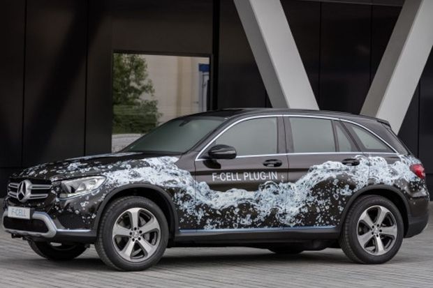 Mercedes-Benz GLC F-Sel...