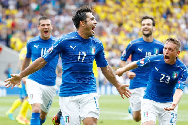 Italia Lolos dari Babak...