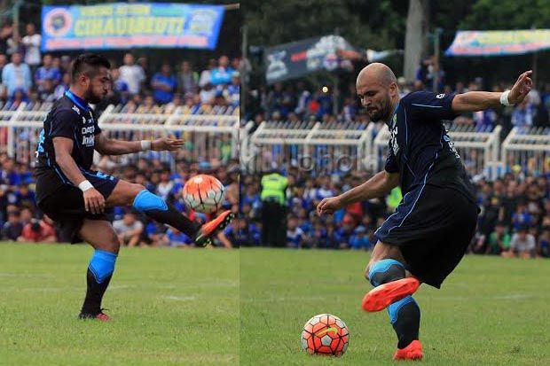 Persib Bandung vs Mitra...