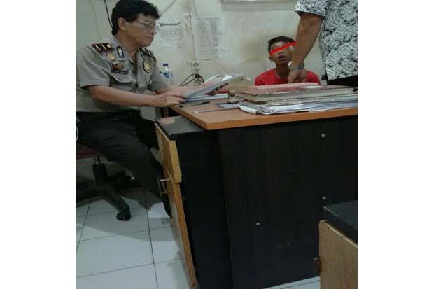 Sering Nonton Film Porno,...