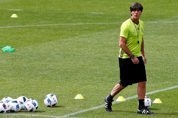 Pelatih Jerman Tidak...