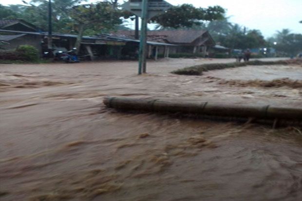 Tiga Warga Banjarnegara...