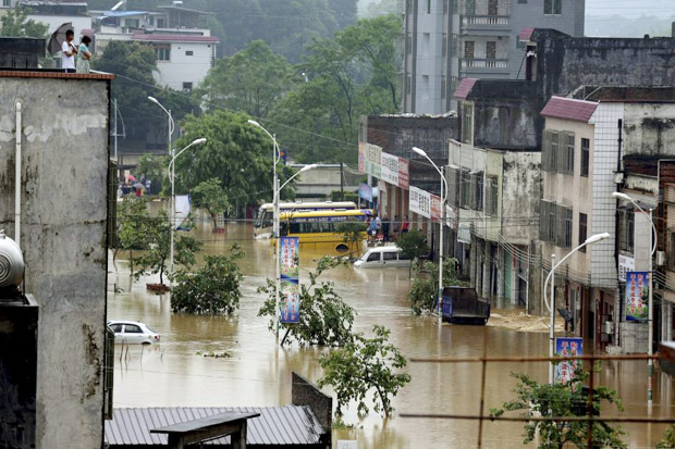 Banjir Landa China Selatan,...