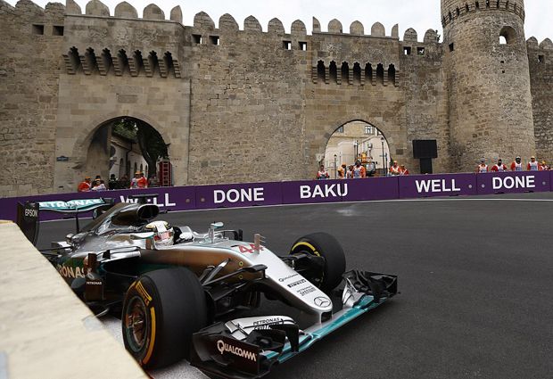 Bos F1: Pembalap Penakut...