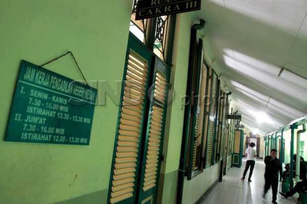 DPR Akui Panitera Jadi...