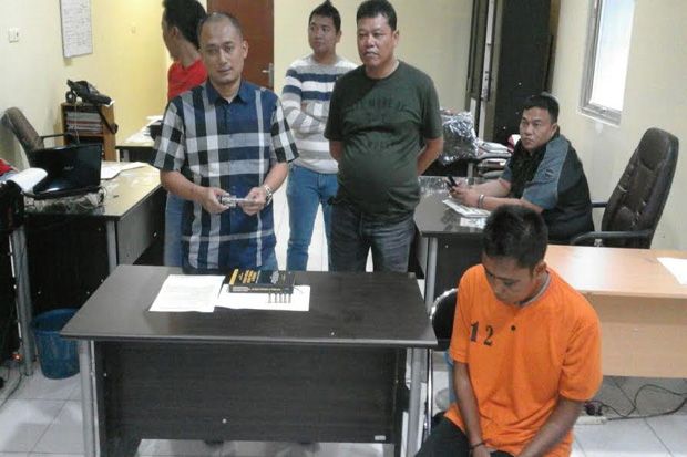 Sempat Tembaki Polisi,...