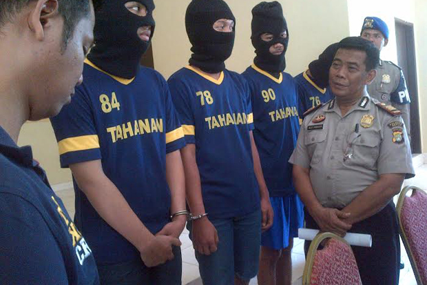 Serang Club Motor di...