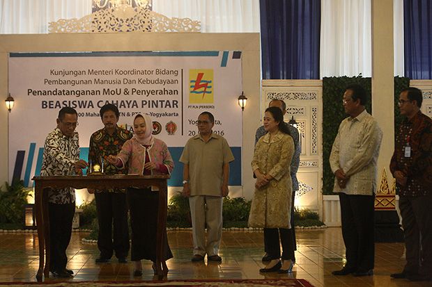 Bantu Mahasiswa, PLN...