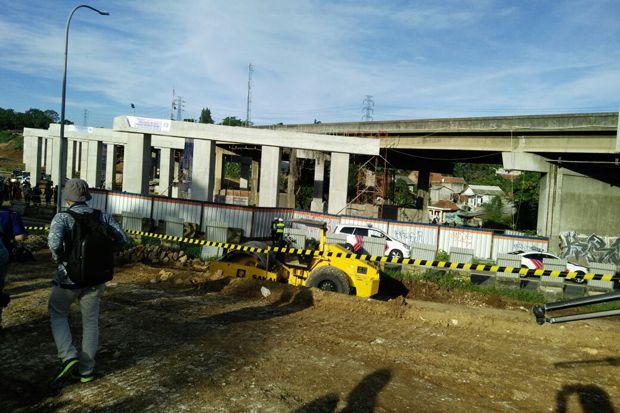 Jokowi Sebut Tol Bocimi...