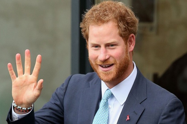 Pangeran Harry Dilamar...