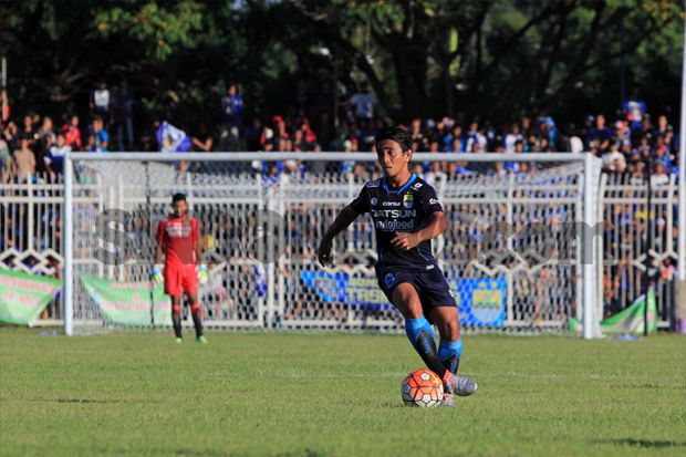 Gelandang Persib Tidak...