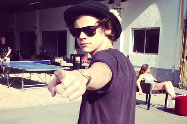 Harry Styles Solo Karier,...