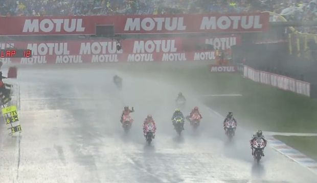 Hujan Lebat, Race Direction...