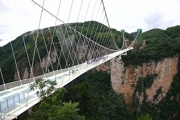 Jembatan Kaca China...