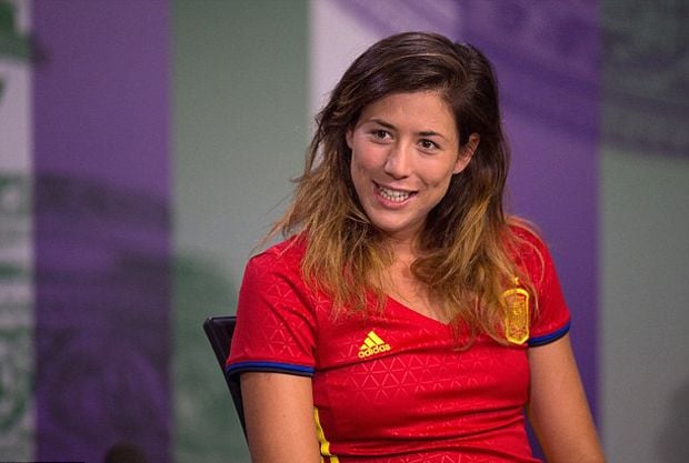 Petenis Cantik Garbine...
