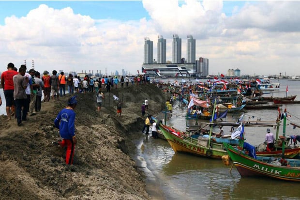 Pesisir Laut Dikuasai...