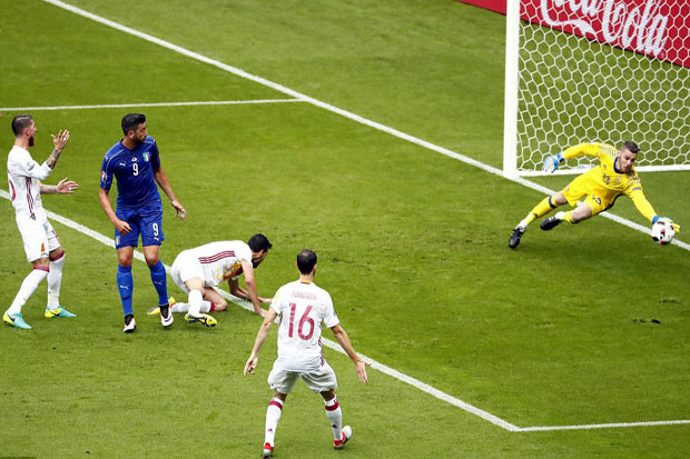 Iniesta, Fabregas, Ramos,...