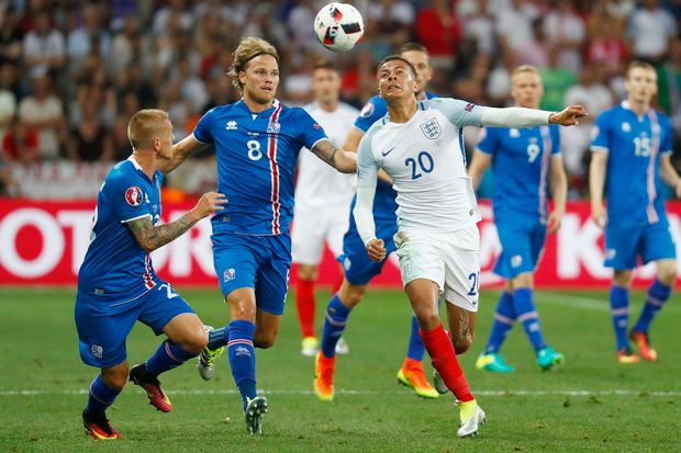 Kejutan, Islandia Permalukan...
