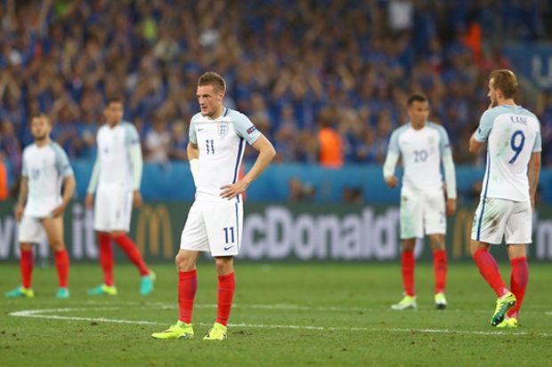 Islandia Ukir Sejarah,...