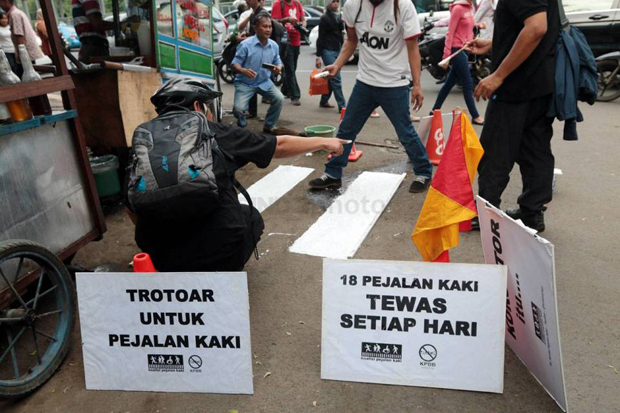 Bangun Pedestrian Makan...