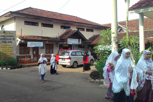 Pesantren Pagelaran,...
