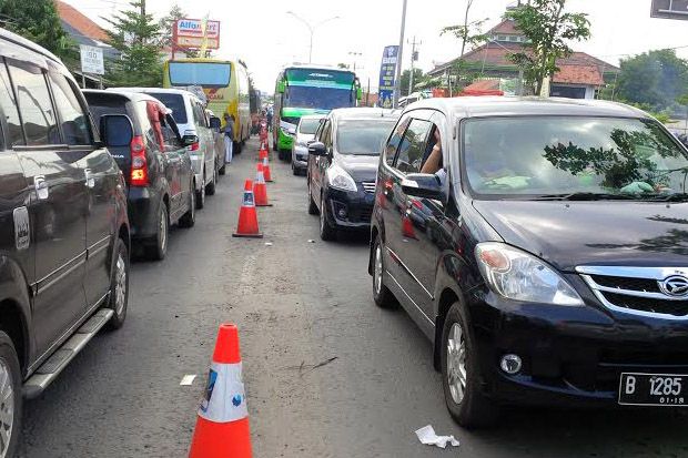 Brebes-Tegal Macet Parah,...