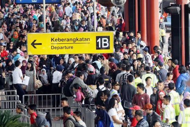 Pemudik di Bandara Soekarno-Hatta...
