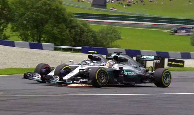 Hamilton Rebut Kemenangan...