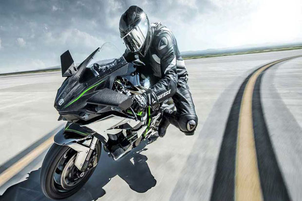 Kecepatan Kawasaki Ninja...