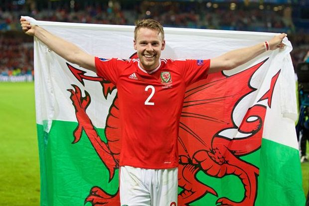 Wales ke Semifinal,...