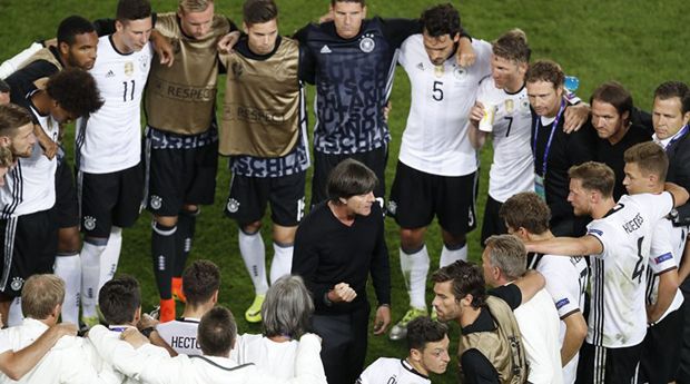 Loew Tak Percaya Kutukan...