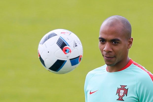 Gelandang Portugal Ini...