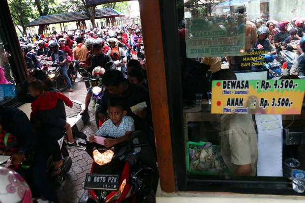 Pintu Masuk Utama Ragunan...