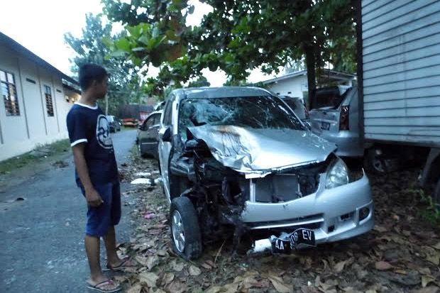 Tabrak Rombongan Motor...