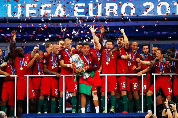 Lucky Portugal, Poor...