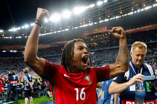 Wonderkid Portugal Raih...