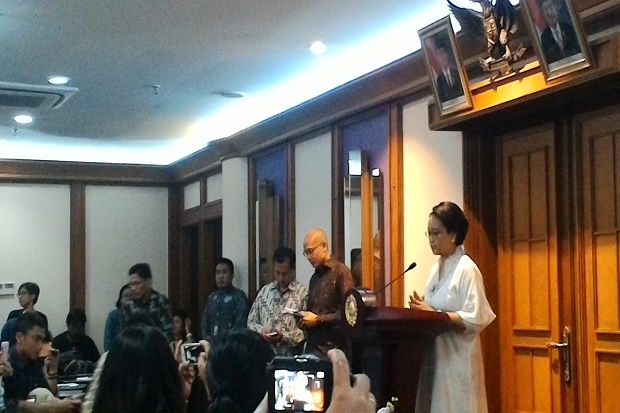 Menlu: Latar Belakang...