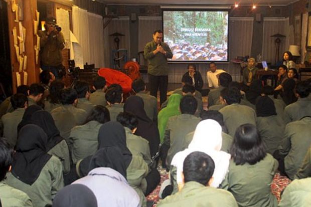 Tinggal di Daerah Terpencil,...