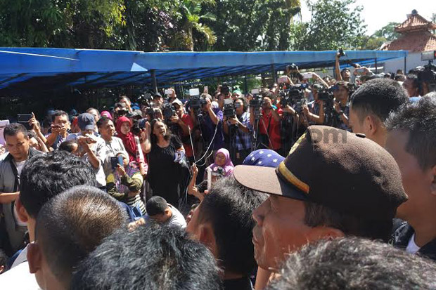 Puluhan Korban Vaksin...