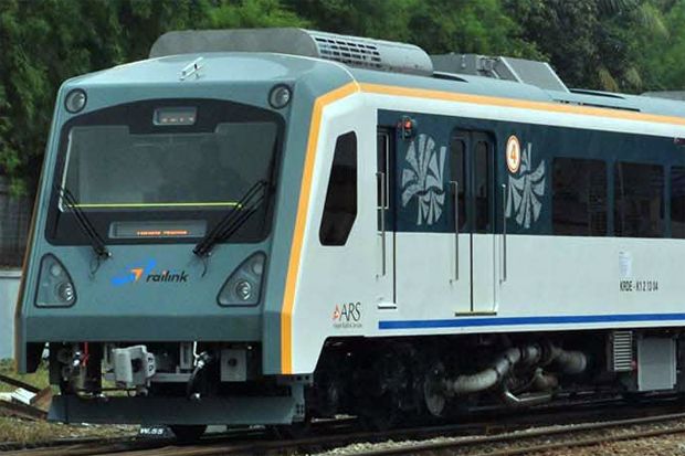 Pakai Kereta Bandara,...