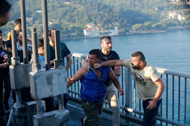 Heboh Foto Pro-Erdogan...