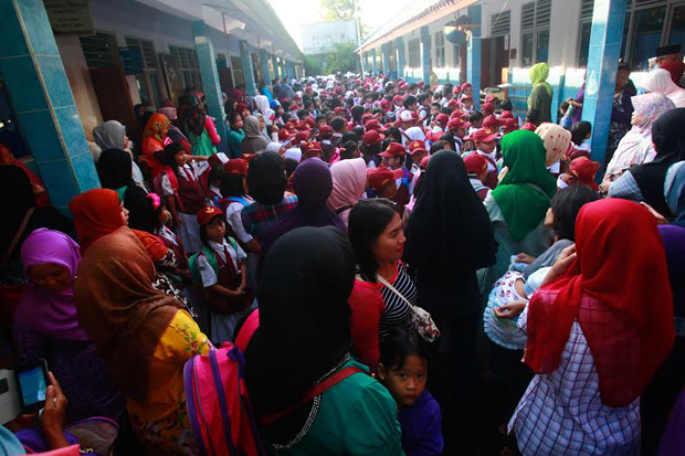Hari Pertama Sekolah,...