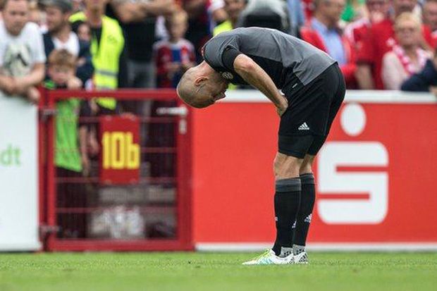 Cedera Bikin Robben...
