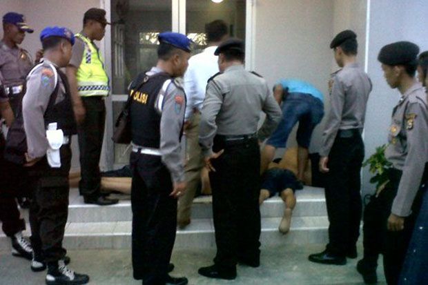 Kepala Kapolres Dipukul...