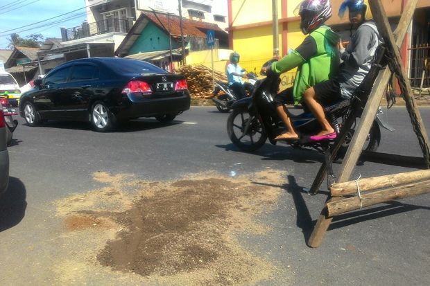 Senggolan saat Menyalip...